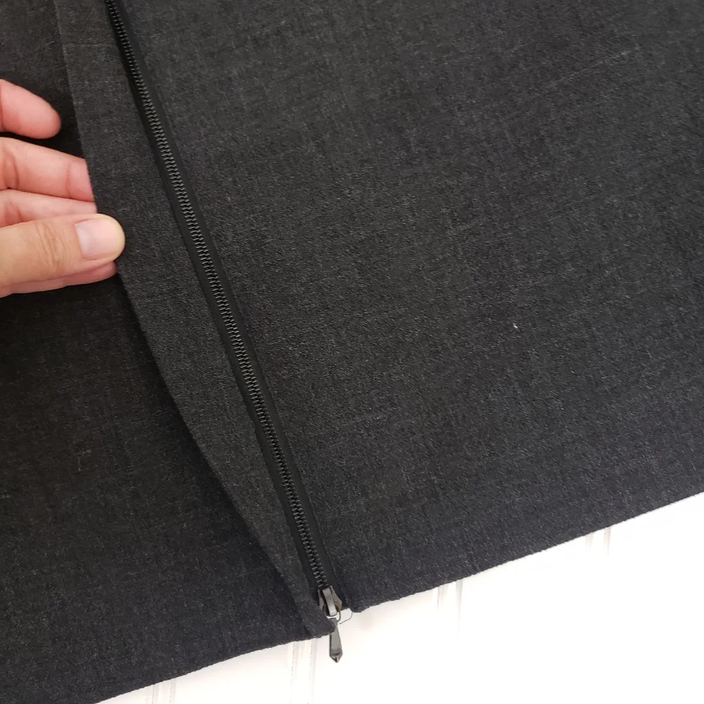 Worth Wool Pencil Skirt Dark Gray Zip Front size 4 Career Wear